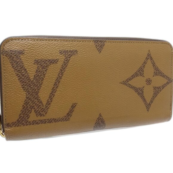 LOUIS VUITTON Beige Monogram Wallet - Picture 2 of 10
